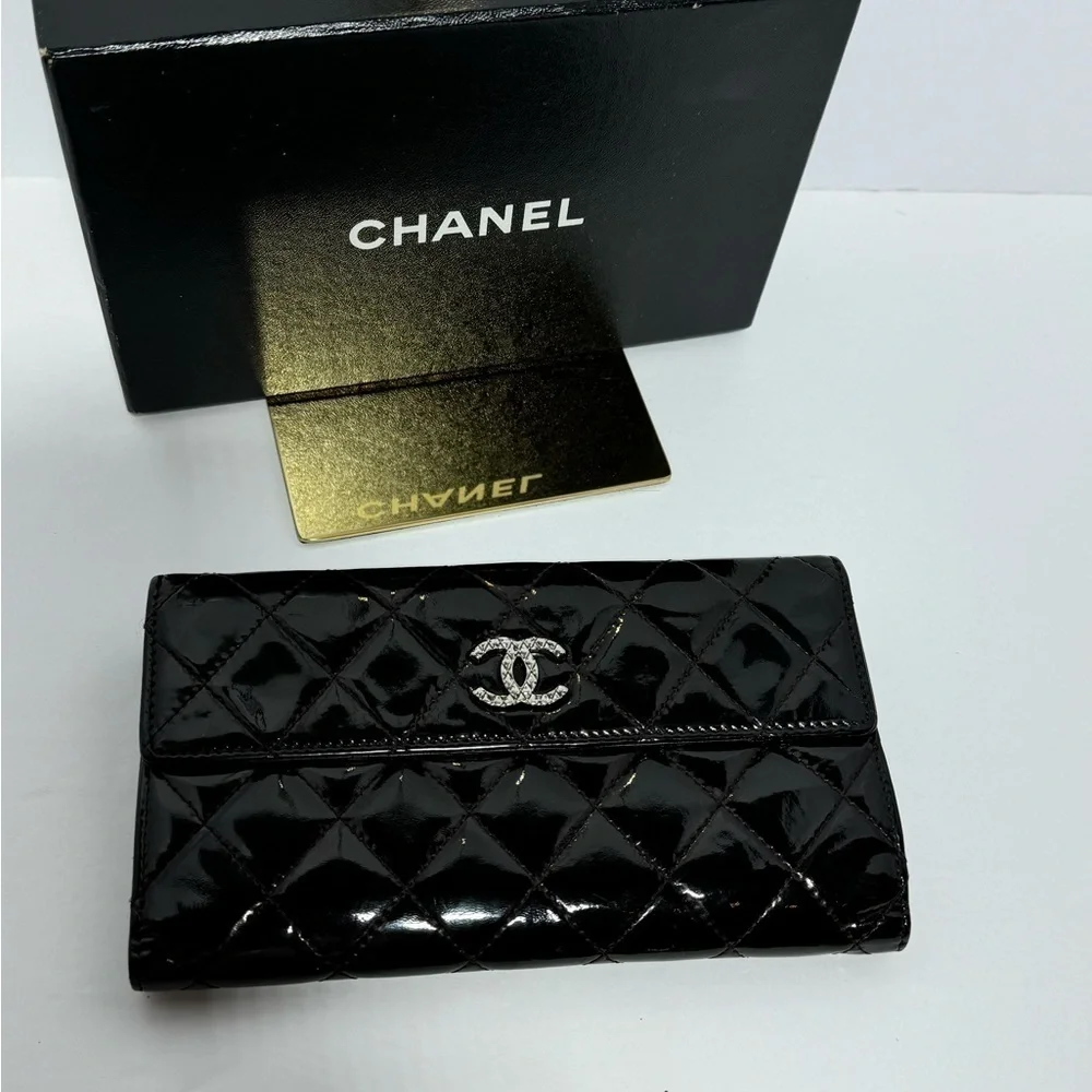 AUTHENTIC CHANEL PATENT LEATHER WALLET